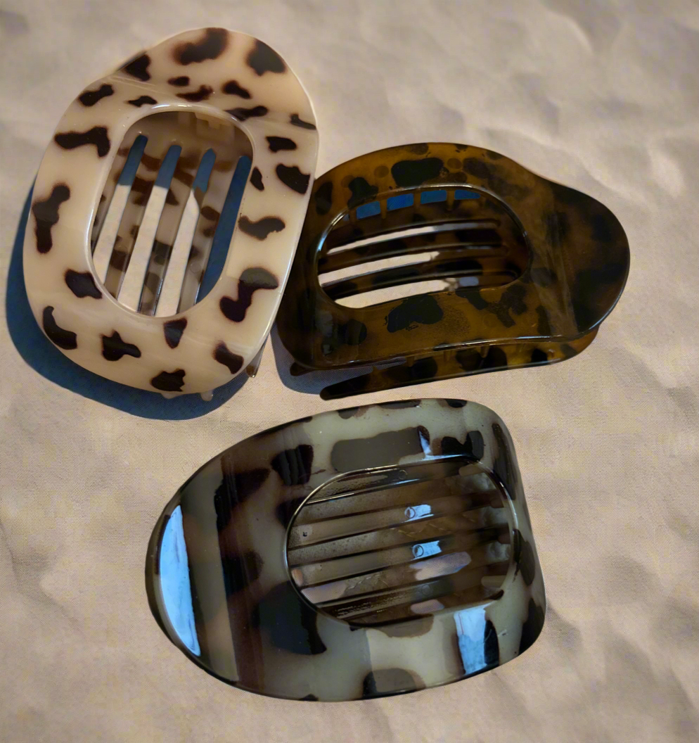 Large animal print clip