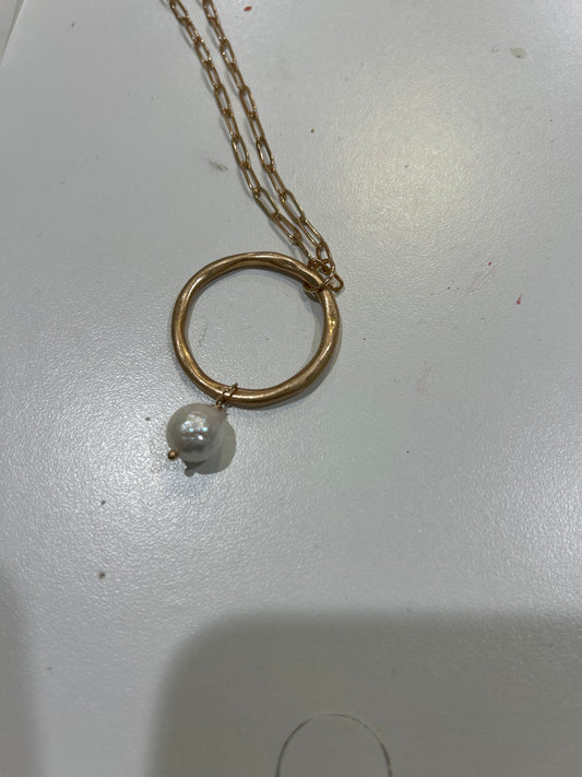 Long pearl necklace