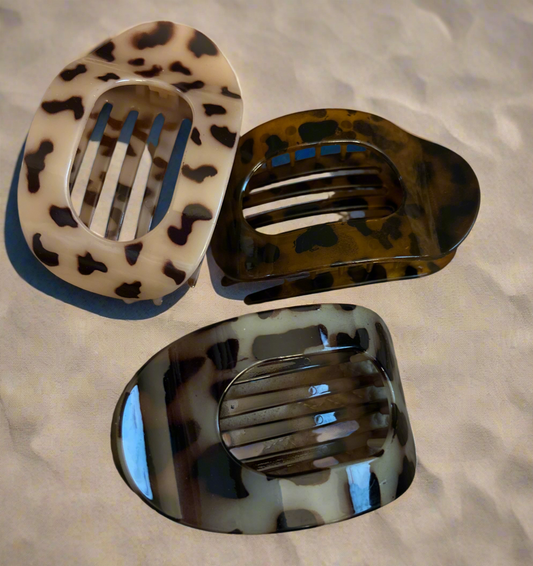 Large animal print clip