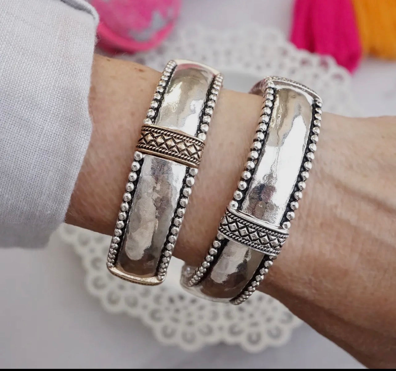 Two toned stretch bracelets