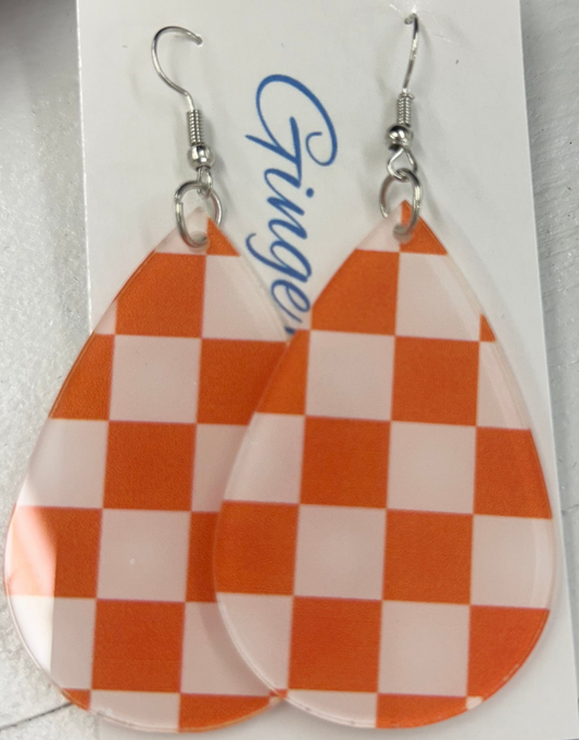 TN teardrop earring