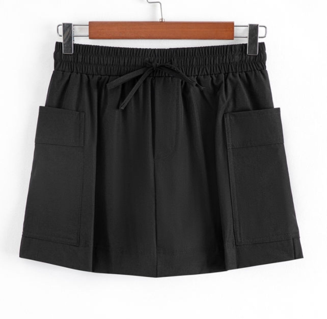 Black active skort